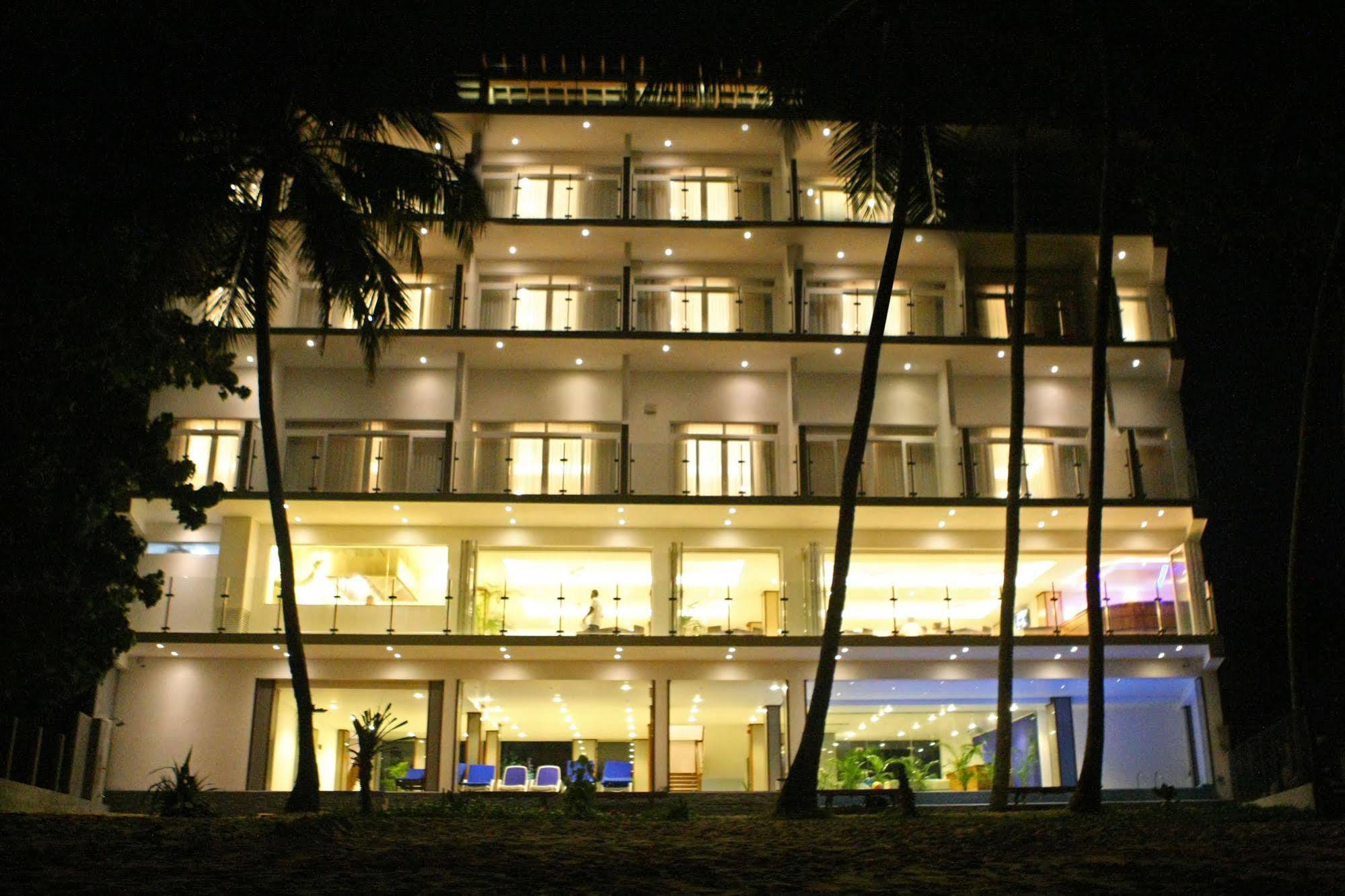 Sayura Beach Hotel Unawatuna Bagian luar foto